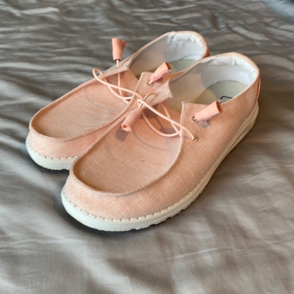 Wore once light pink Wendy Hey dudes